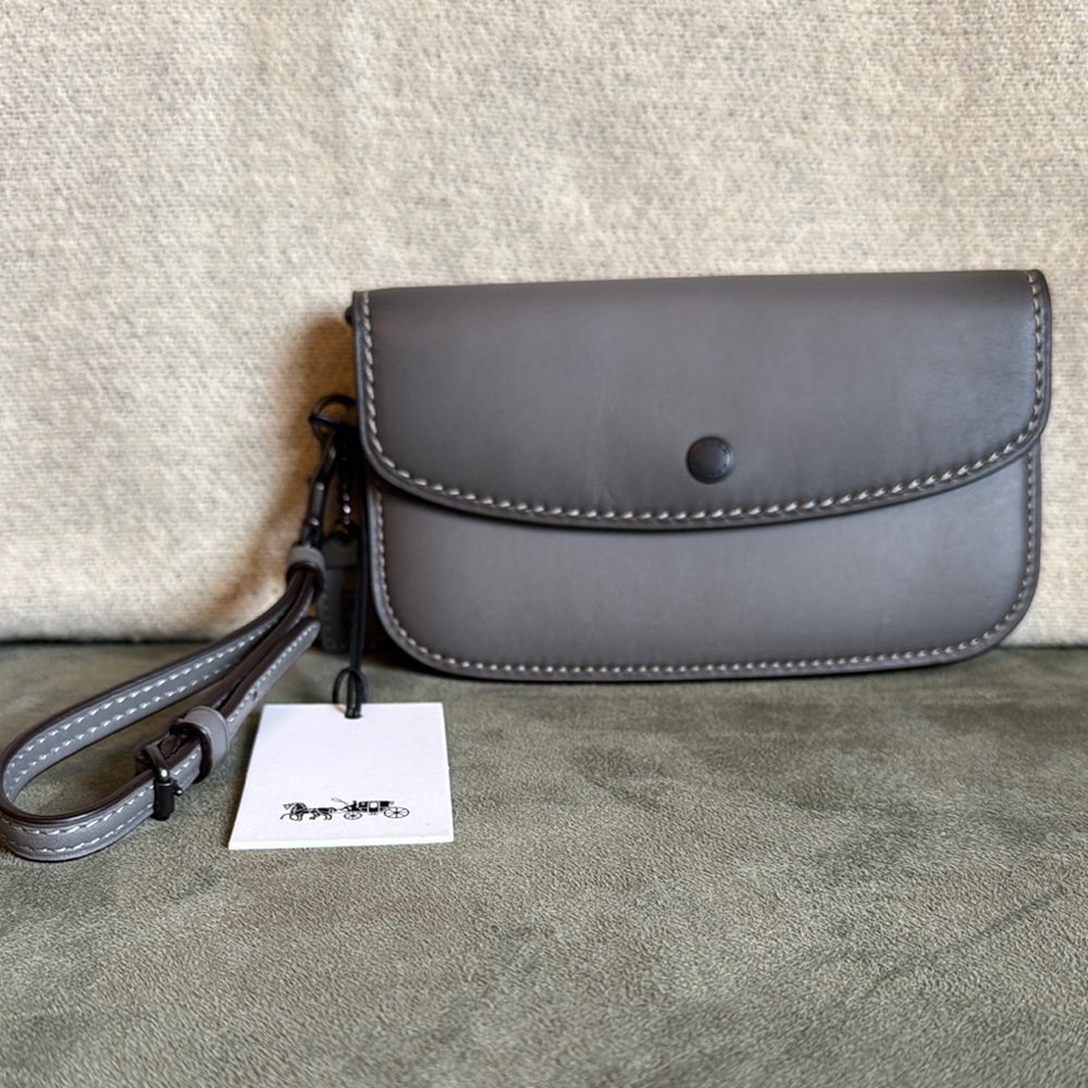 Coach Glovetan Clutch / Gray Leather Wristlet